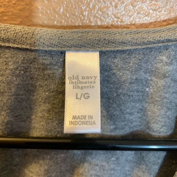 🌺Sold🌺- Limited Time!  Old Navy Sweatshirts 3/4 Sleeve - Lot of 2 - Picture 3 of 7